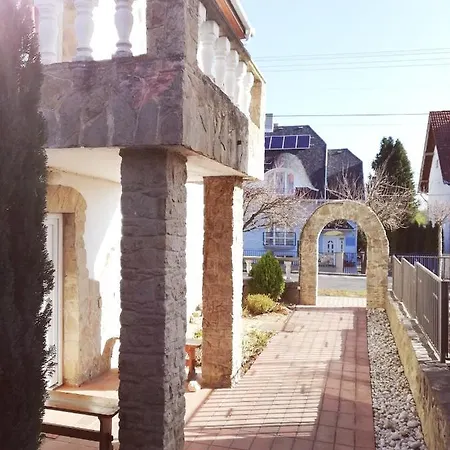 Bed & Breakfast Amadeus Panzio *